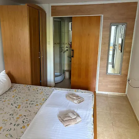 With Beautifull View Peace And Quiet Appartement